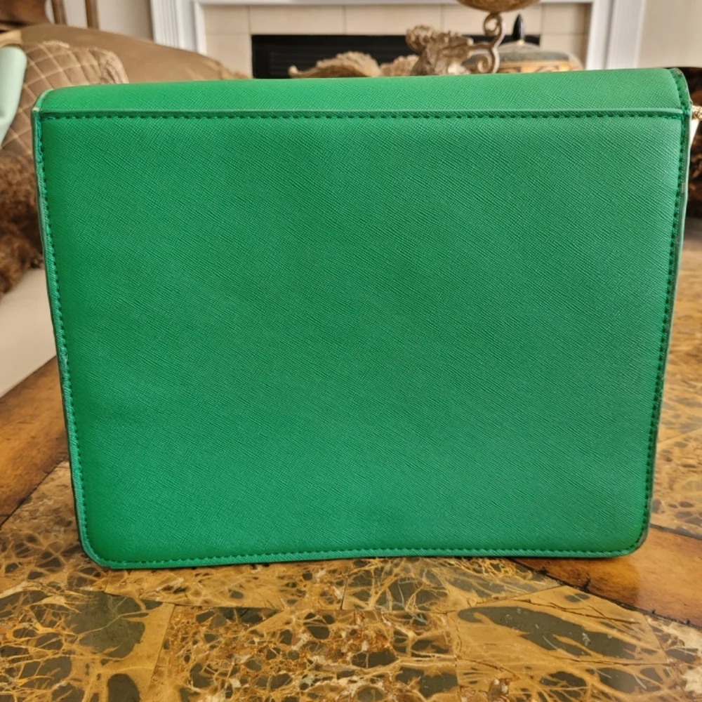JustFab Green Crossbody Bag with Gold Hardware - Picture 2 of 8